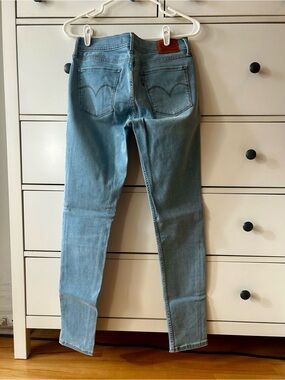 Levi's Light Wash Women's Skinny Jeans